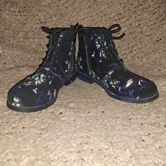 CAMPER TWINS-Black Suede/Embroidered Floral/Peacocks-Side Zip-Sz 36-Near Mint - Picture 4 of 8